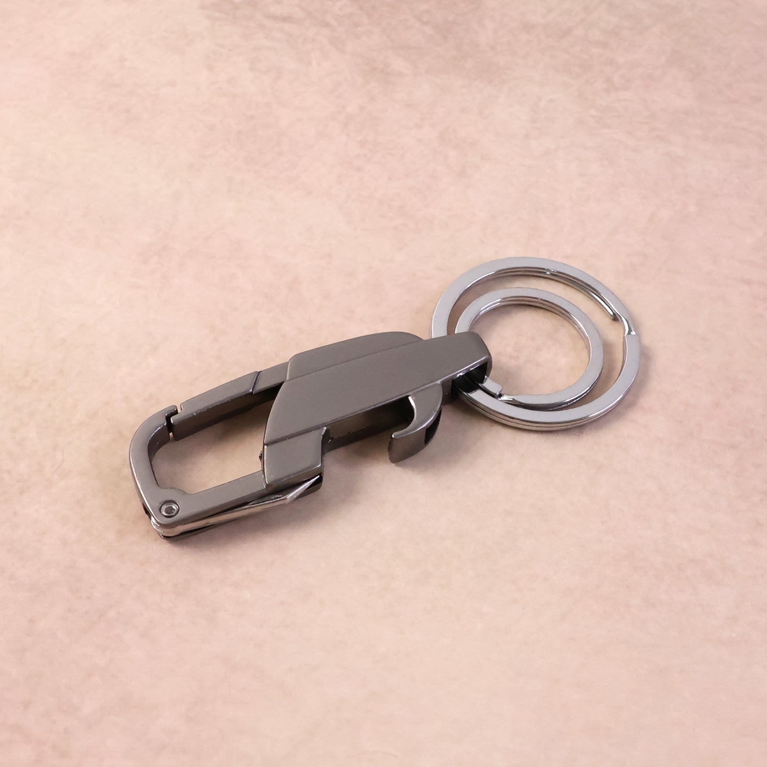 Heavy Duty Metal Key Holder With Secure Lock Keychain (1 Pc)
