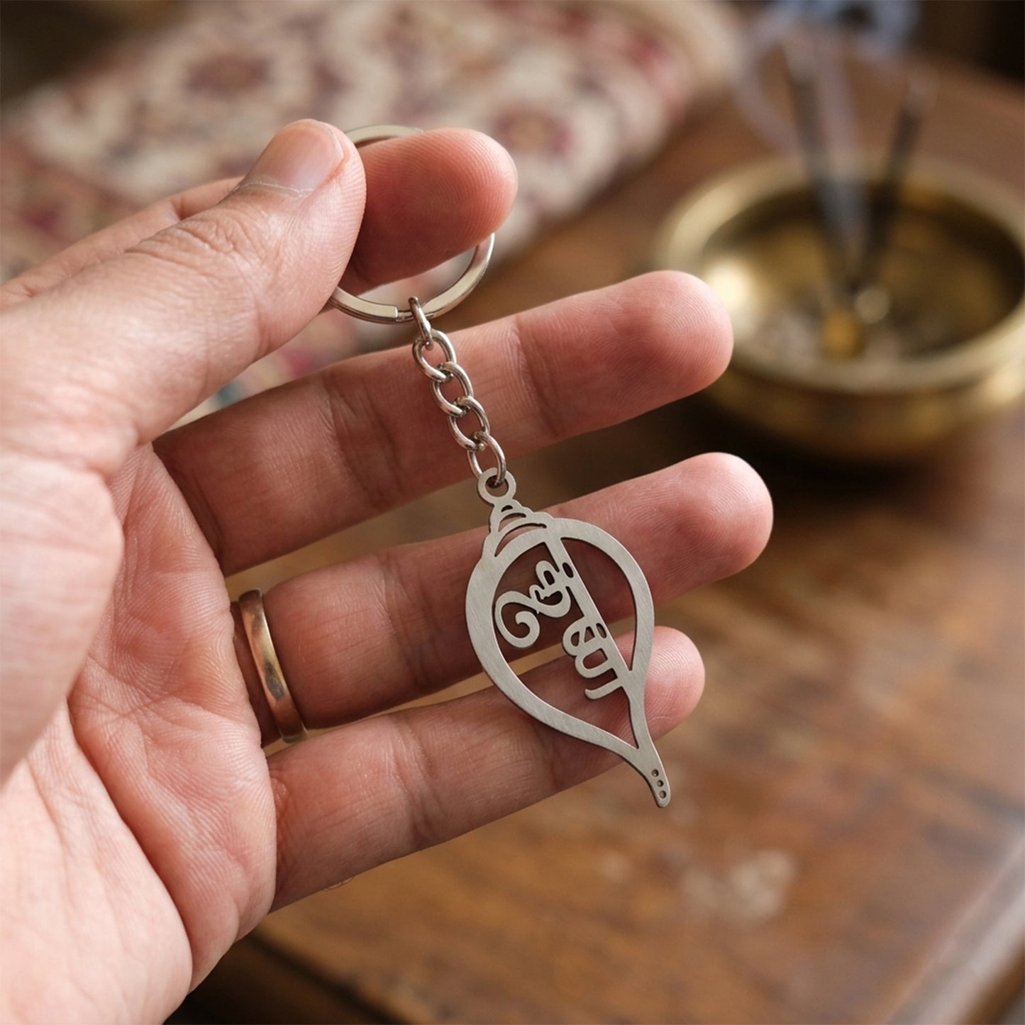Premium Metal Shankh Krishna Keychain 1 Pc