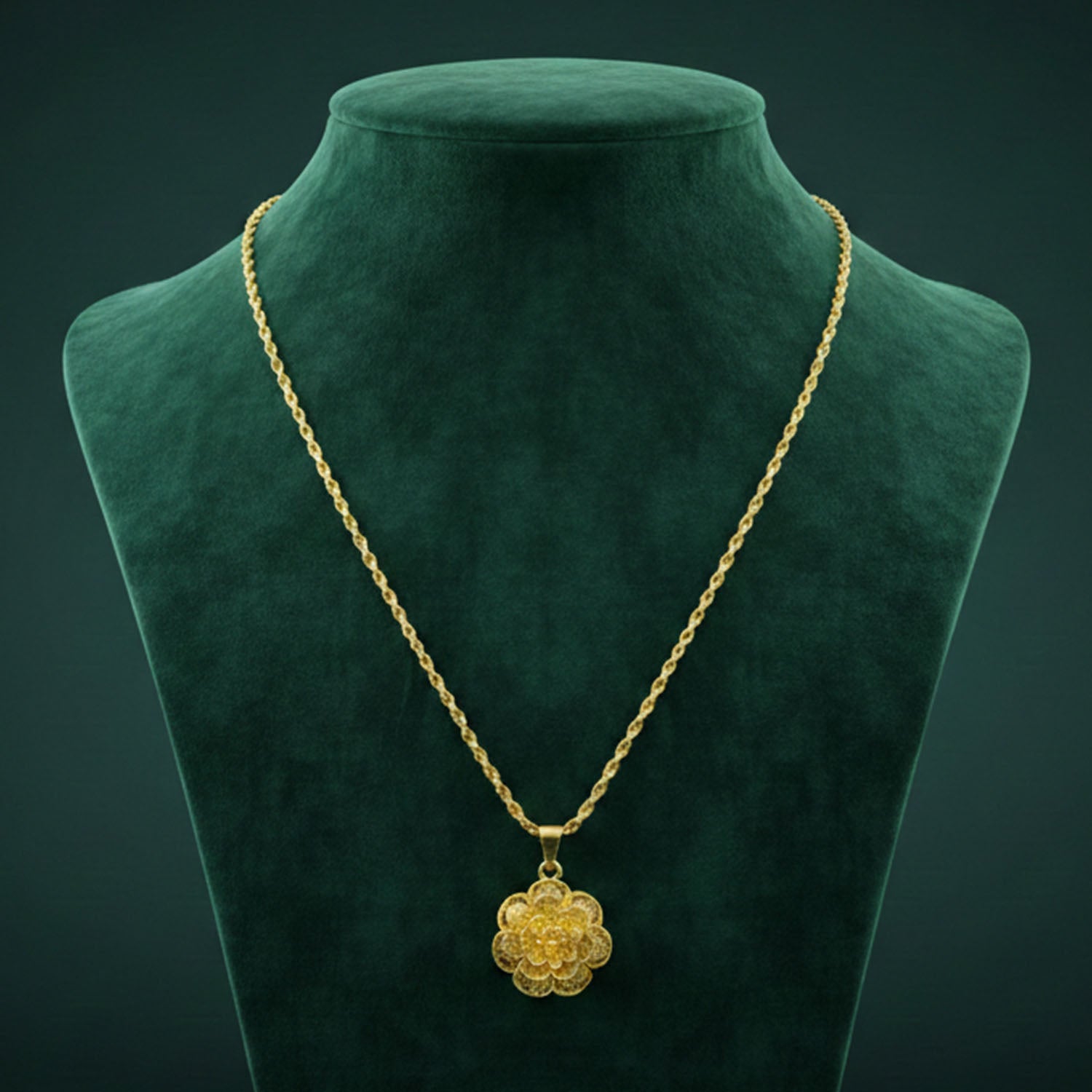 Elegant Floral Design Gold Plated Pendant Necklace (1 Pc)