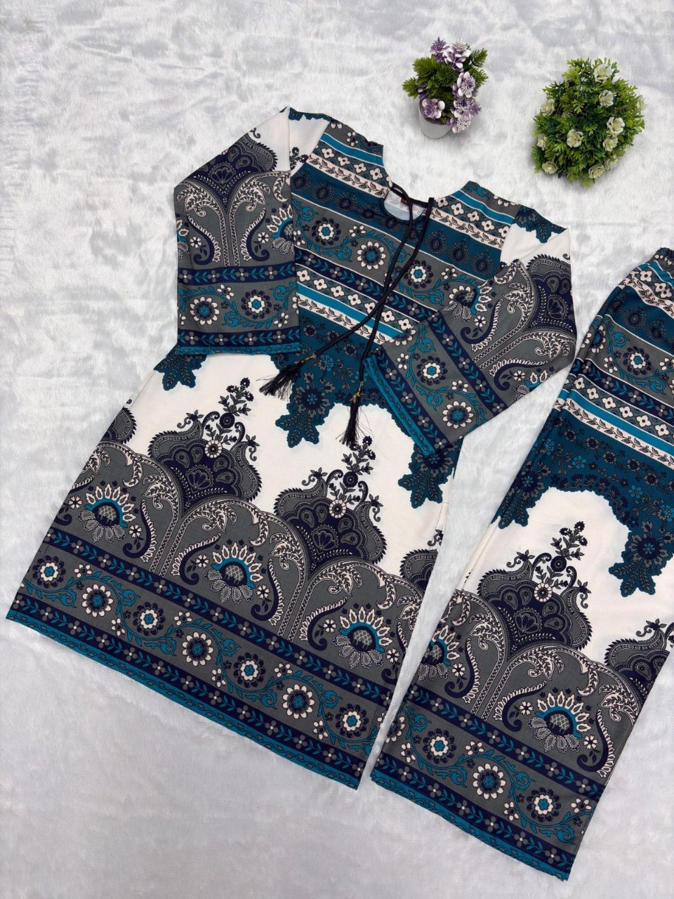 Designer Co-Ords set in * kurti digital print paired with Ankle length pant* giving perfect outfit and deliberate choice about your look
